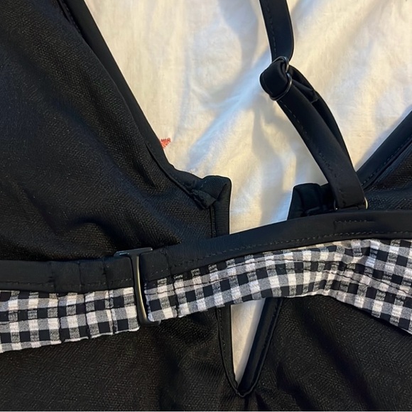 Time and Tru Women's 3X (24W-26W)  Black and White Check Square V Wire Swim Top - Picture 9 of 11